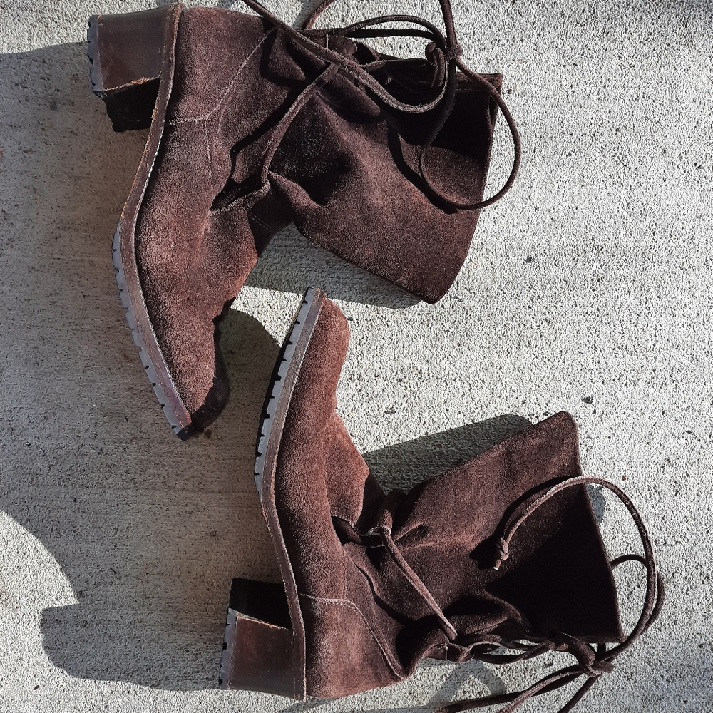 Joan & David Brown Lace Up Boots